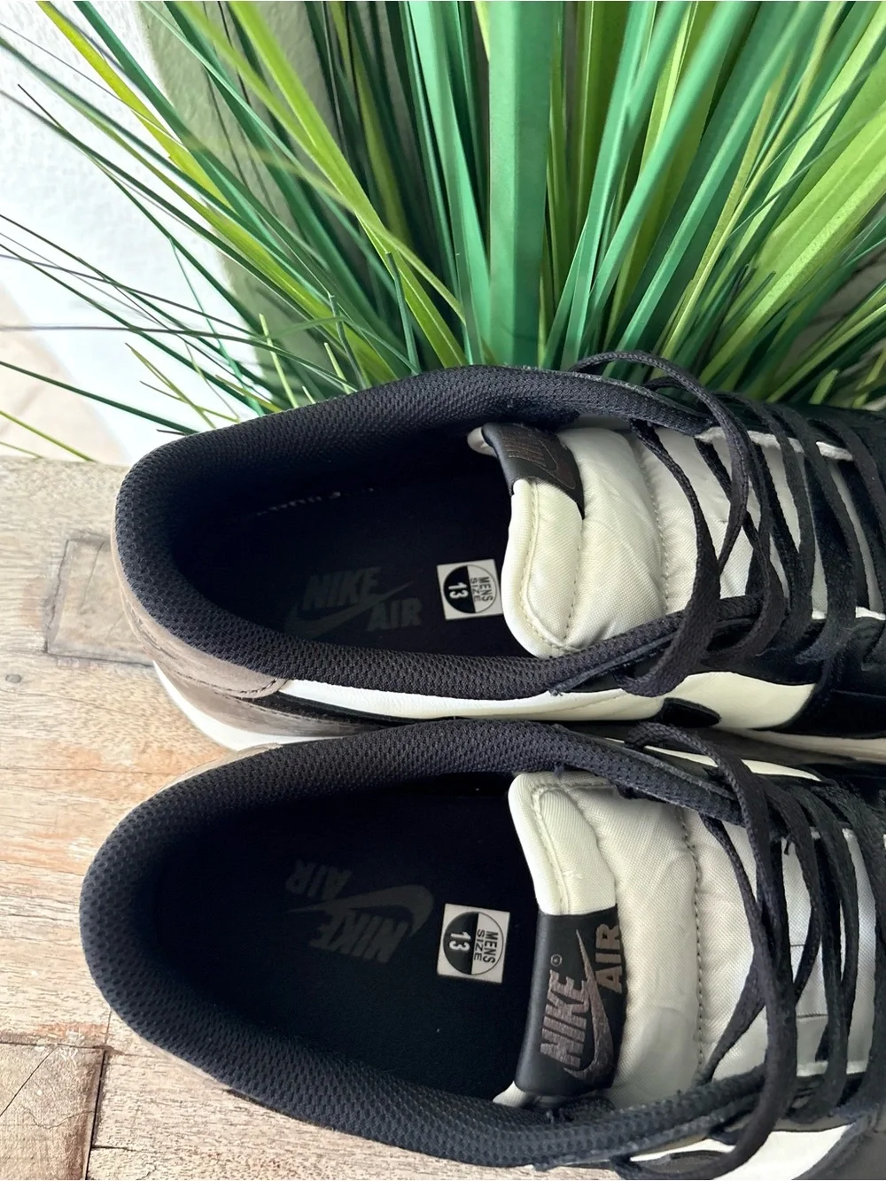 Air Jordan 1 Low Mocha Sneakers